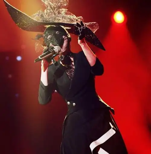 蒙面唱将猜猜猜白天不懂爷的黑是谁_娱乐焦点网