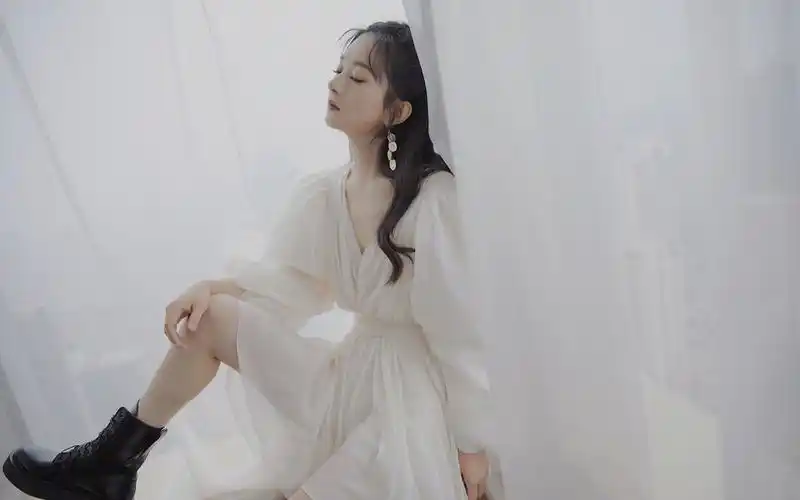 赵丽颖白色婚纱裙仙气飘飘仙女下凡的气质女神来了