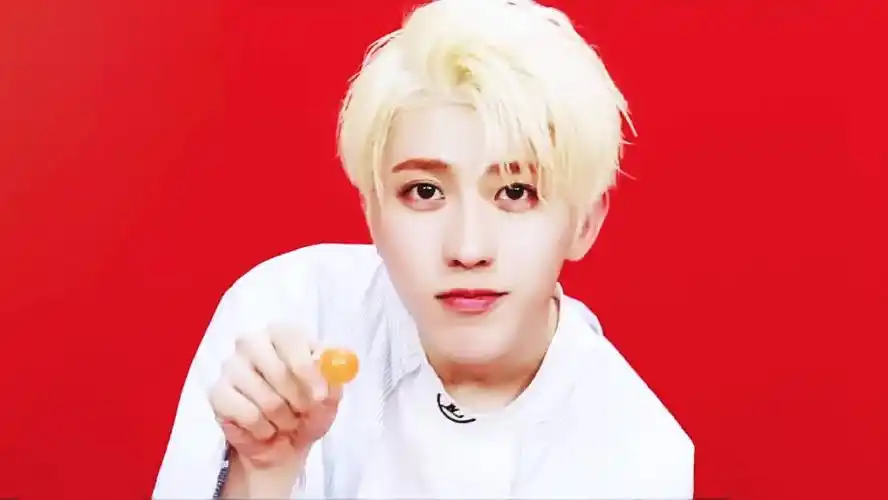 蔡徐坤 『壁纸 锁屏』【时尚芭莎 图源微博@百小姐的白兔糖】