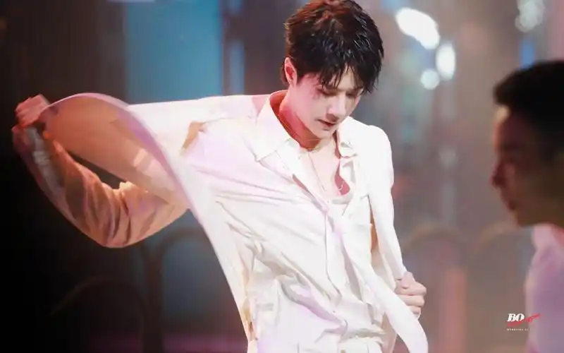 王一博4k纯享舞台散落的华服天猫双11开幕直播盛典合集