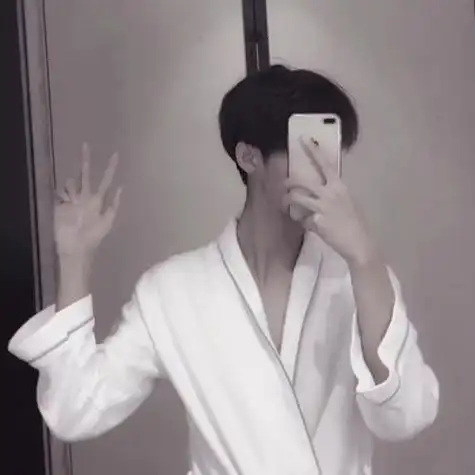 白色衬衫清新帅哥头像大全真人版有几张是黑色衬衫的