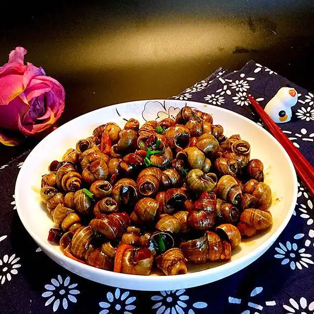 酱爆螺蛳,这样做也太好吃了吧,绝对是下酒菜必备!