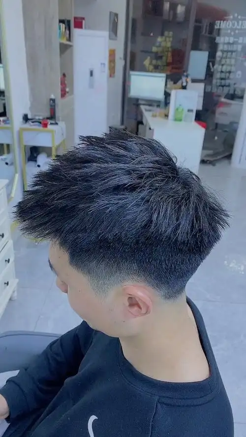 长春男士发型 #烟花摩根烫烫#男士前刺摩根汤.回家打理难度系数两颗星