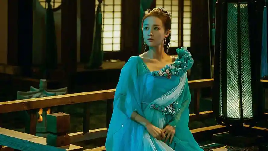 李一桐x晚媚古装混剪,绝美容颜妩媚动人,一眼万年如初恋