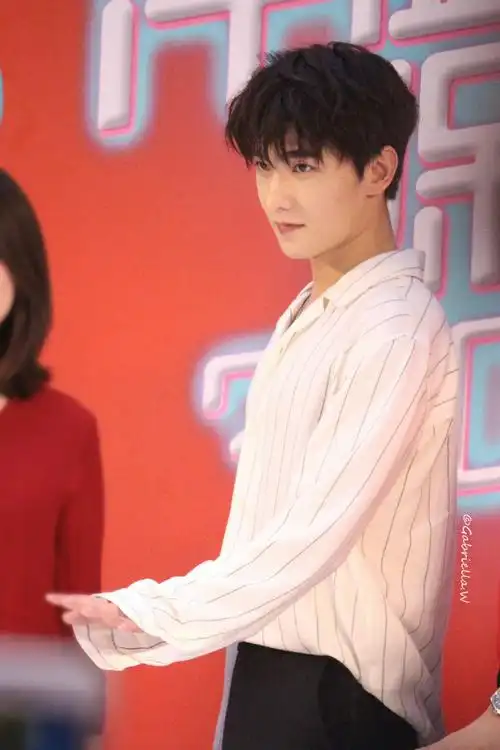 现实比照片好看的明星##杨洋