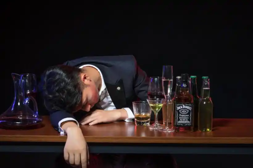 35岁的我喝醉后发朋友圈说妻子强势不贤惠,妻子看到却说我也一样