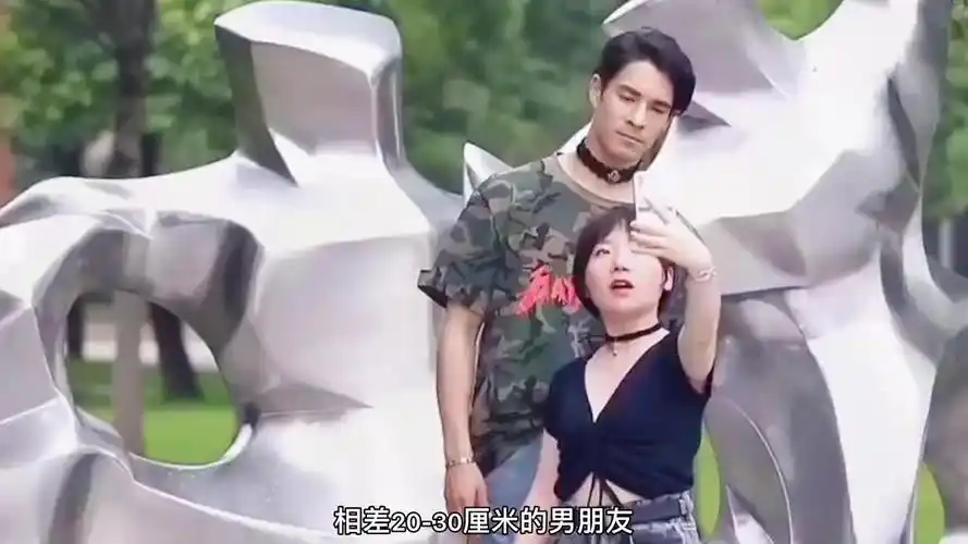 世界最萌身高差,最高的男人与最矮的女人