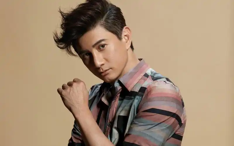 吴奇隆最新帅气写真高清桌面壁纸