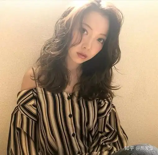 微胖女生最适合这款卷发 - 知乎