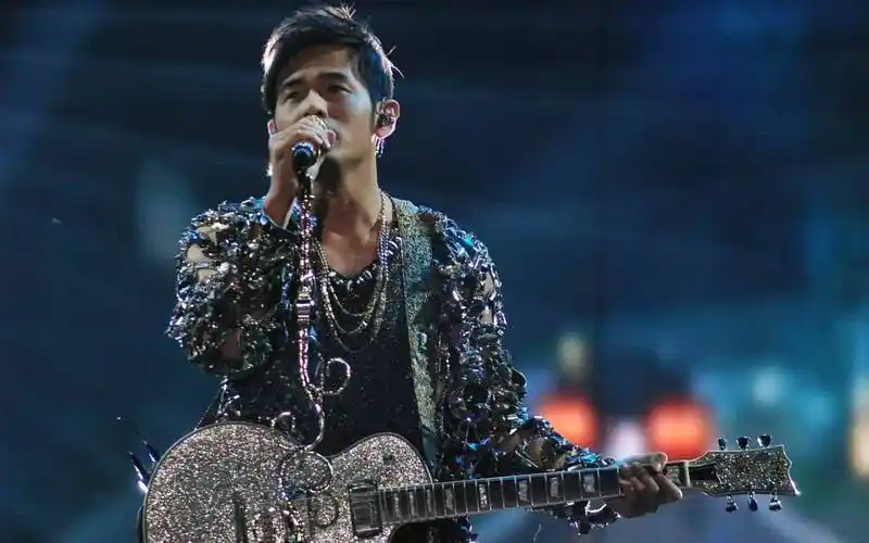 1200万人预约周杰伦演唱会谁赚了