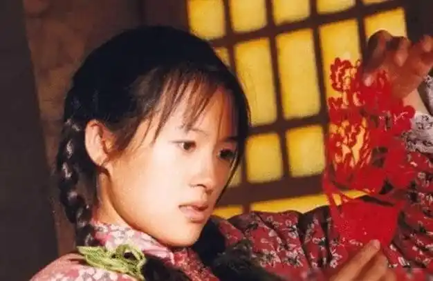 章子怡年轻时有多美青春期照片曝光堪称真正的玉女掌门人