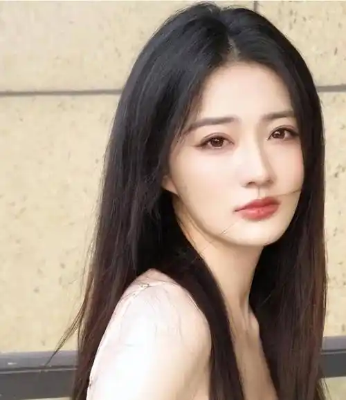 徐璐疑似恋情曝光:香港演员吴崇轩为年下追爱_年龄_爱情_表演