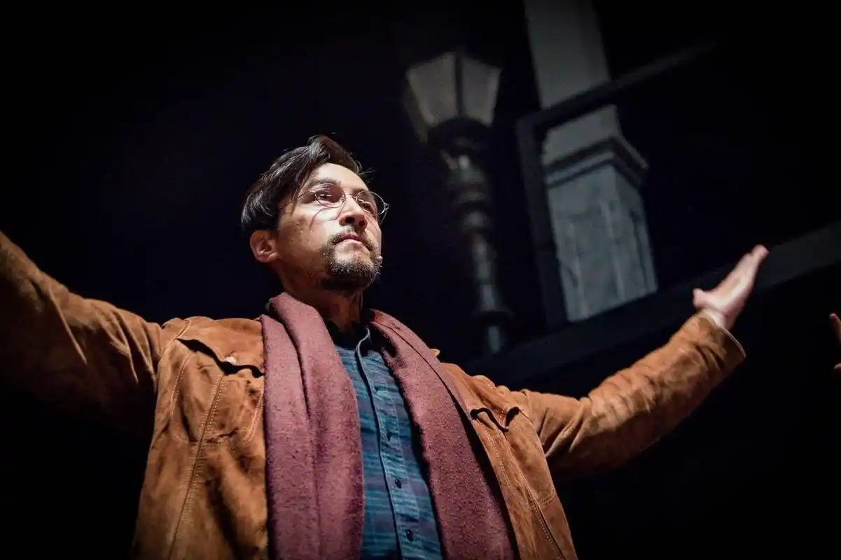 舒淇和胡歌同框,比舒淇小6岁的胡歌留须显沧桑,真相让人点赞