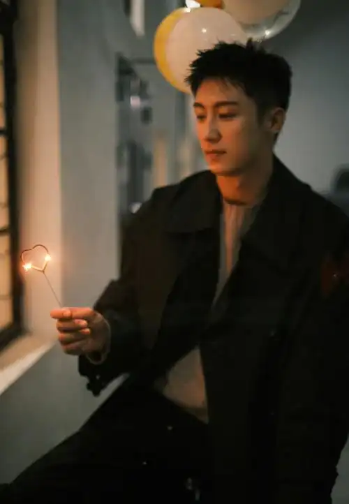 黄景瑜气球生日写真#黄景瑜生日照第二波来啦,气球,仙女棒,生日快乐