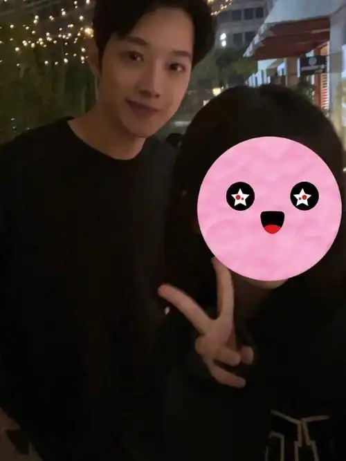 赖冠霖超话lgl lkl#赖冠霖白日梦告白书#素颜帅哥合照 1@赖冠霖