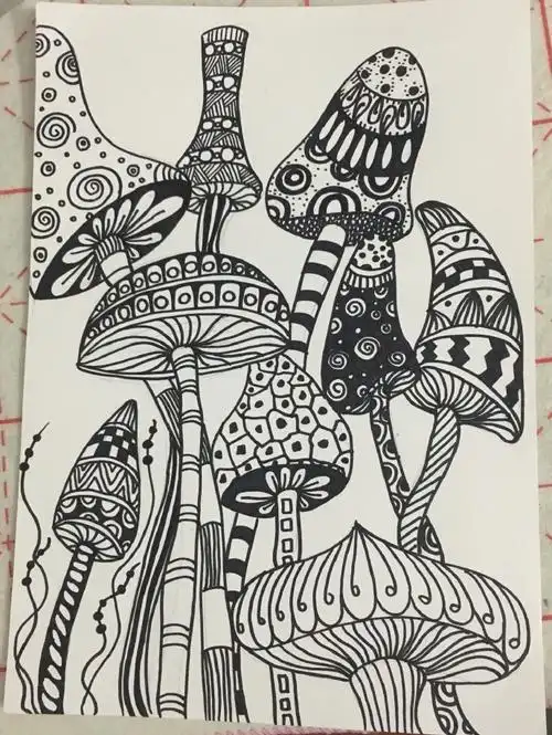 ②有遮挡关系;③有大小,高矮对比;④有四种以上的装饰图案,分布疏密有