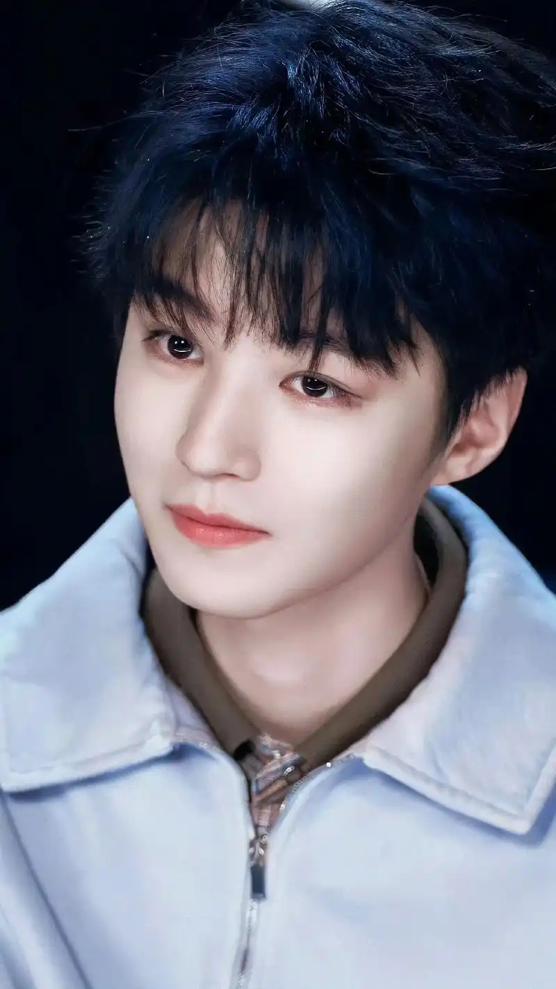 控场王 浅晒一下凯皇跨年美图吧999999 "王俊凯舞台的 - 抖音