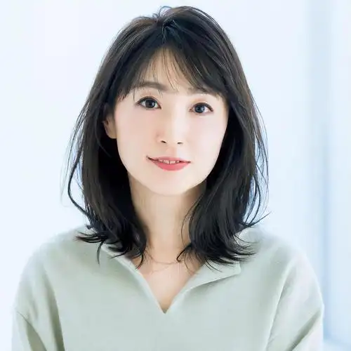 45岁女性必备的10款"锁骨卷"发型:既时髦又气质|卷发|发尾|烫发|刘海