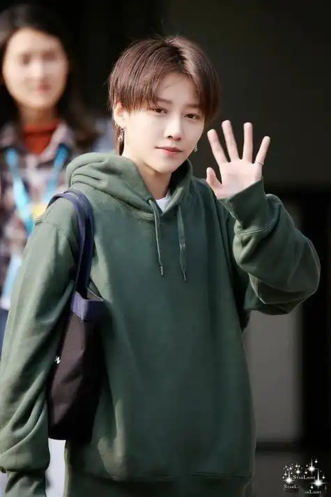 刘雨昕的短发造型,为何这么飒酷,又这么撩人?