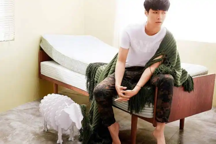 张艺兴是三观正的好青年好偶像,就应该值的,被人当榜样学习