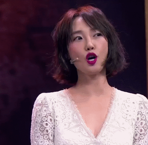 可爱女神淑女王牌对王牌白百合综艺羞涩gif动图_动态图_表情包下载