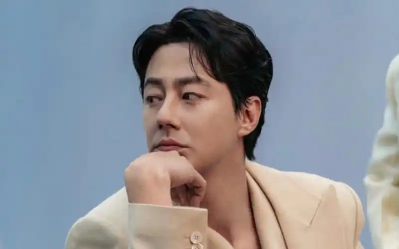 赵寅成✰ins更新 帅的我心脏疼!