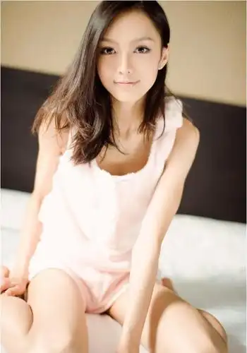 还客串过《非诚勿扰2》,这位王颖还是第八届封面女孩亚军,当过美空