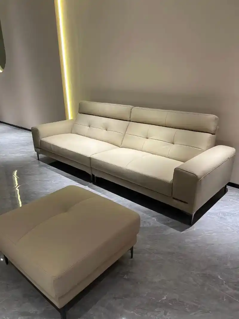 头层牛皮沙发.新款上市 主要材质:头层黄牛皮,全松木框架,功 - 抖音