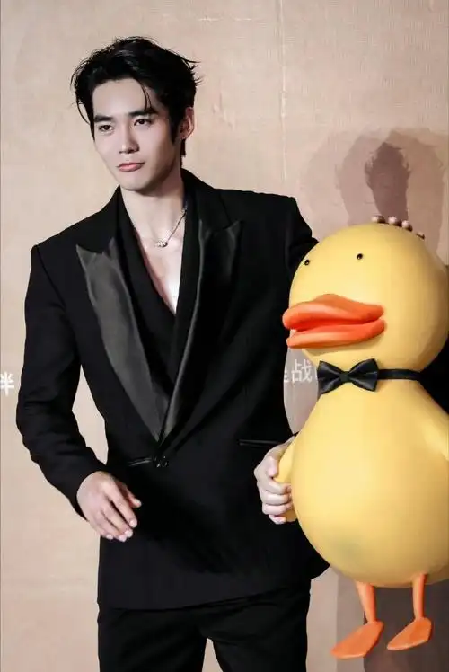 男孩子撅嘴就是要亲亲#于适gq盛典