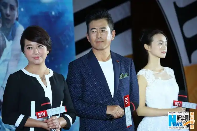 王志飞跪地求婚江珊 称要超越《过把瘾》