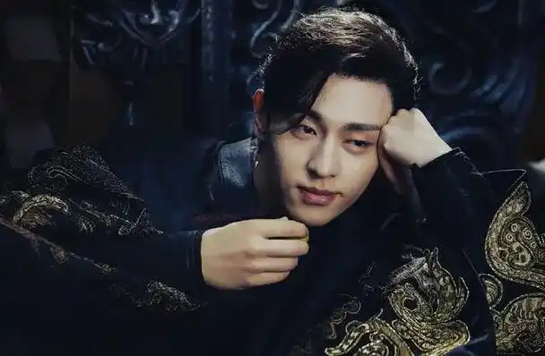 退网1年后再看邓伦如今的窘境他很可恨也很可悲