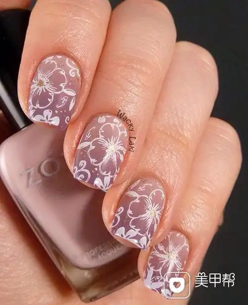 方圆形简约渐变黄裸白花卉图案美甲美甲图片