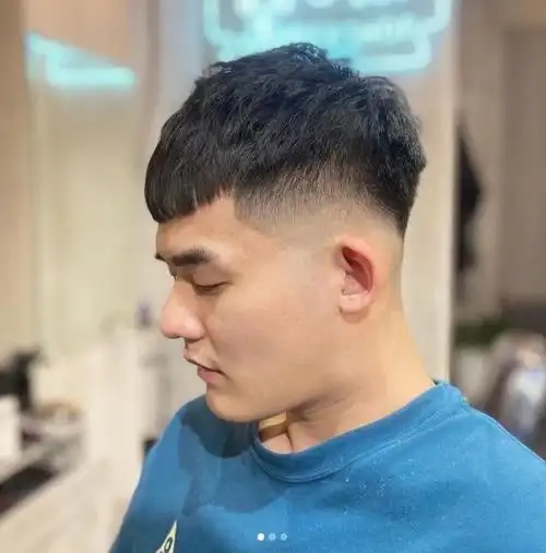 男士今年流行什么发型,男士常见的短发造型有哪些