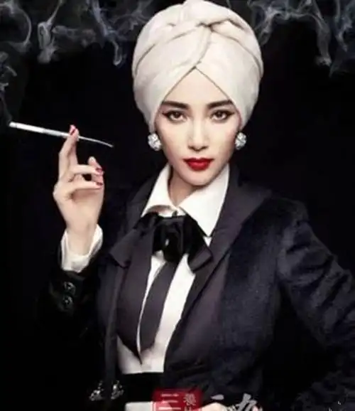 女明星抽烟照,王祖贤忧郁,范冰冰帅,刘嘉玲霸气