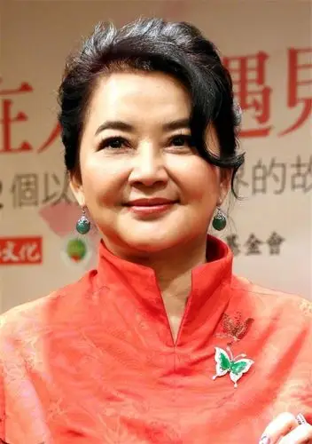 《霸王花》胡慧中好久不见,再见时已是孙俪奶奶辈