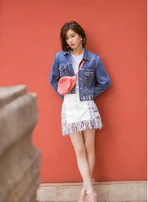 原创刘诗诗剪掉了10年长发变成锁骨卷简直美翻了减龄又时髦