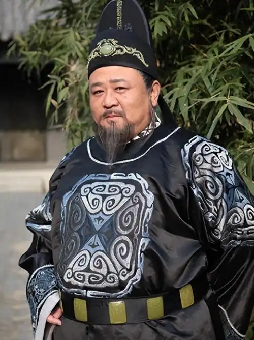 回顾:梁冠华:靠狄仁杰走红,体重200斤被倒追,恩爱34年无绯闻