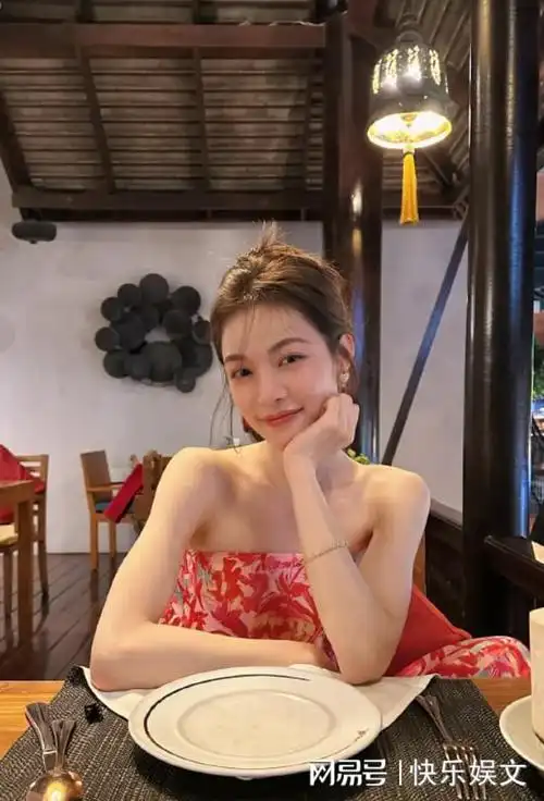 钟楚曦再晒男友摄影作品!网友直呼专业,拍出了女朋友最美的一面