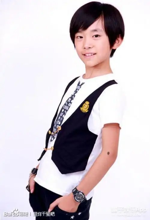 【老照片】易烊千玺小时候的西瓜头,也太可爱了吧