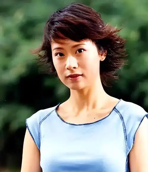 2004年,海清出演了电视剧《海棠依旧》.