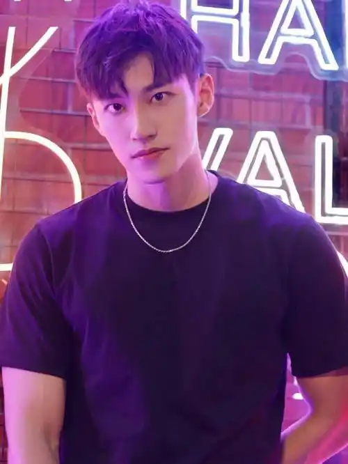 让你颜值加分的9款爱心刘海发型