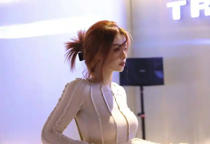 完美身材的诱惑!喻言凹凸的曲线就像一件艺术品,令人惊叹!