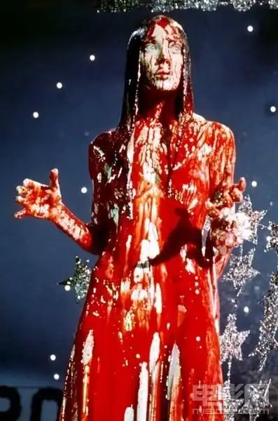 1976年老版《魔女嘉莉》血腥十足