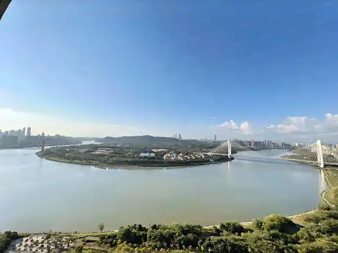 天誉城5室2厅2卫162㎡南北180万