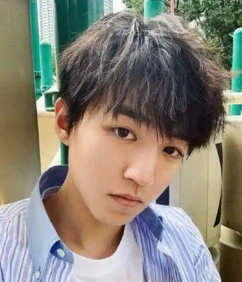 王俊凯拒绝化妆?私下真实性格曝光!_时候_学长_周杰伦