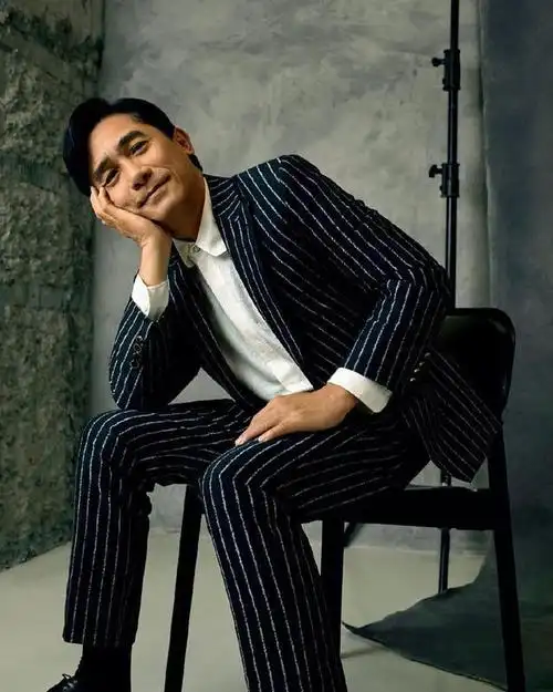 58岁梁朝伟分享写真照,保养细致逆龄生长,想离开舒适区找回自我