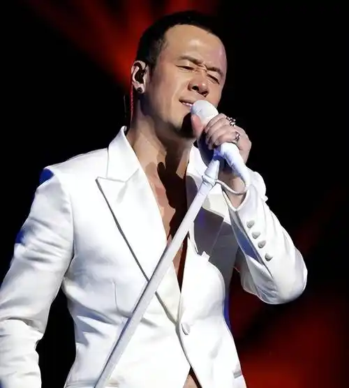 歌手杨坤:患多年抑郁症,最重要的两个女人都离世,50岁依旧未婚_父亲