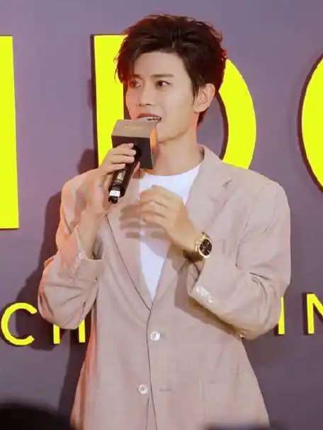 美度品牌代言人任嘉伦