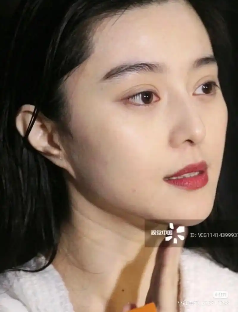 热巴范冰冰袁咏仪,这些女明星的双眼皮像菜刀砍过一样!