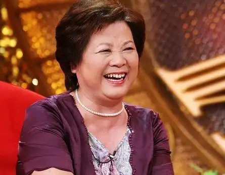 《新老娘舅》节目里那个能说会道,为人调解的主持人,是为民解忧的基层